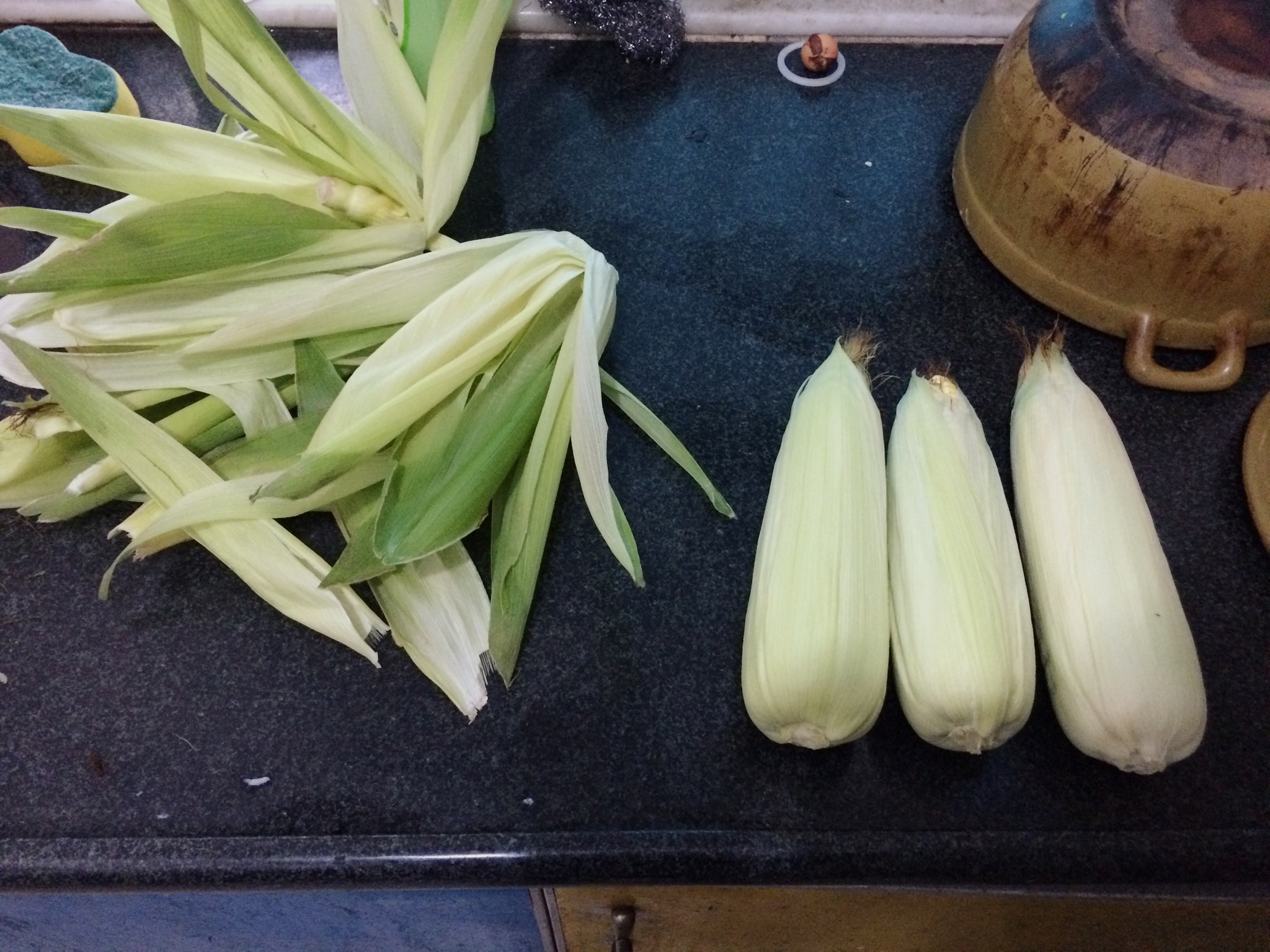 水煮玉米的做法 步骤2