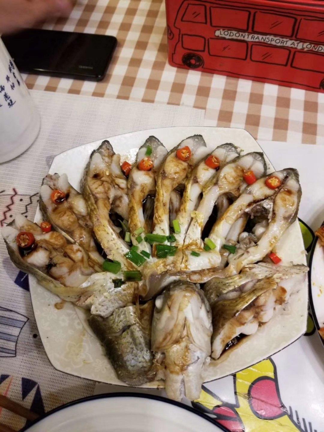 孔雀开屏清蒸鱼