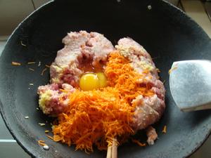 胡萝卜玉米饺子的做法 步骤5