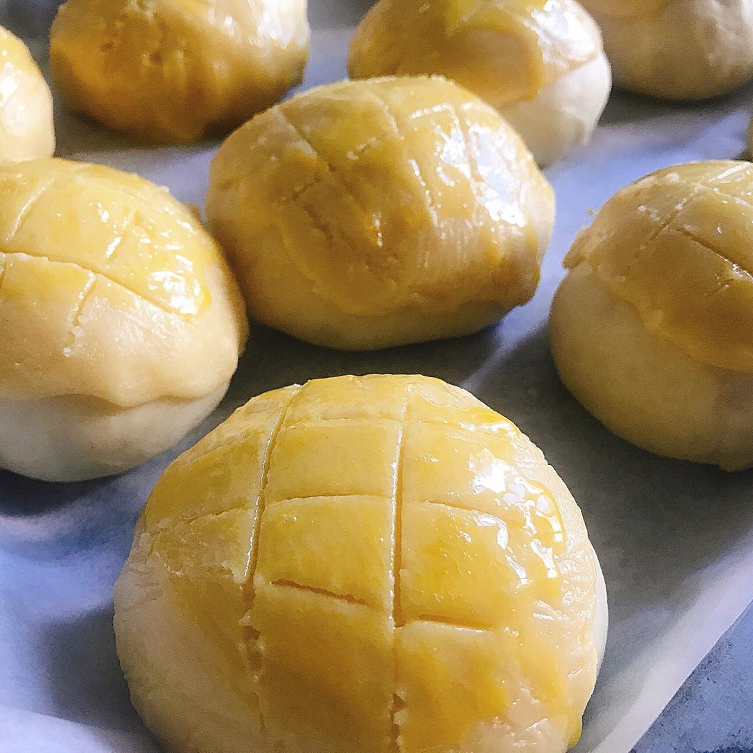 好吃到炸裂的港式菠萝包（附带制作酥皮的小视频）