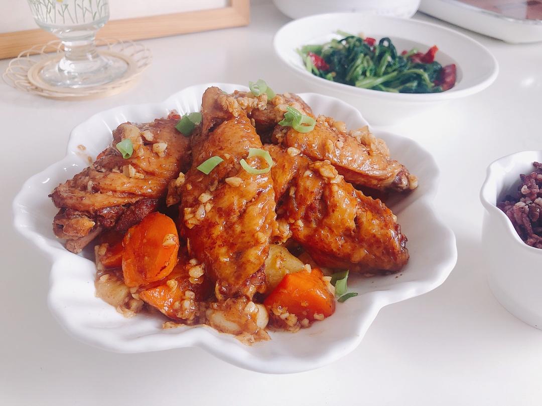 北鼎铸铁锅食谱｜焖蒜香鸡翅