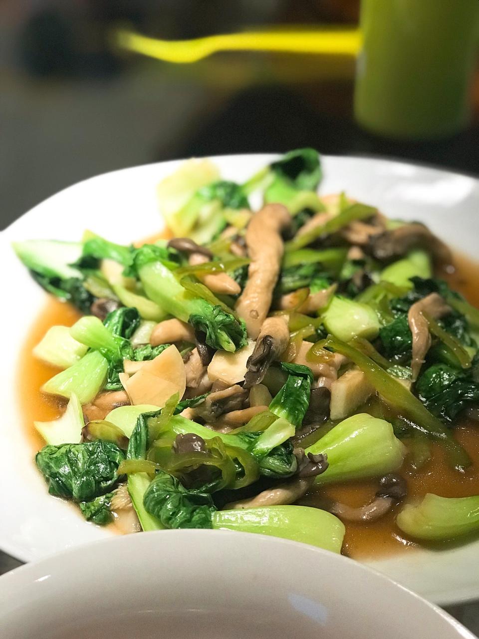 青菜炒蘑菇