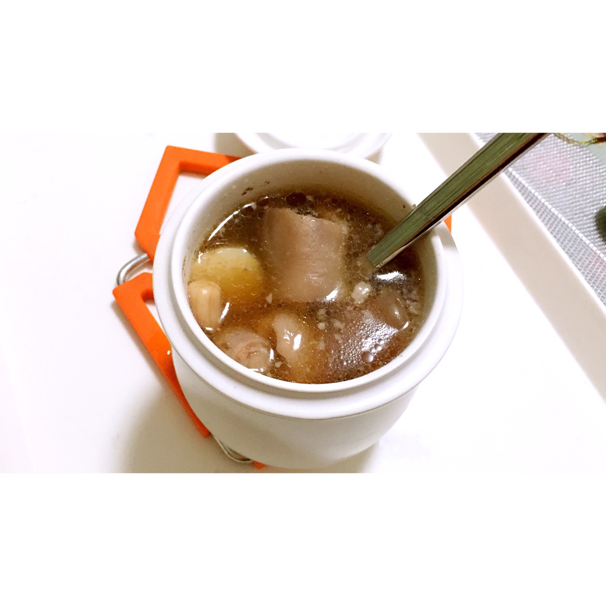 淮山莲子猪尾汤