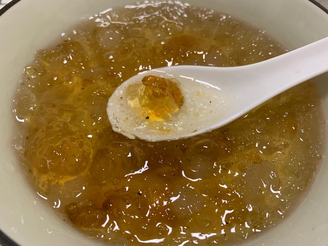 桃胶皂角米雪燕羹