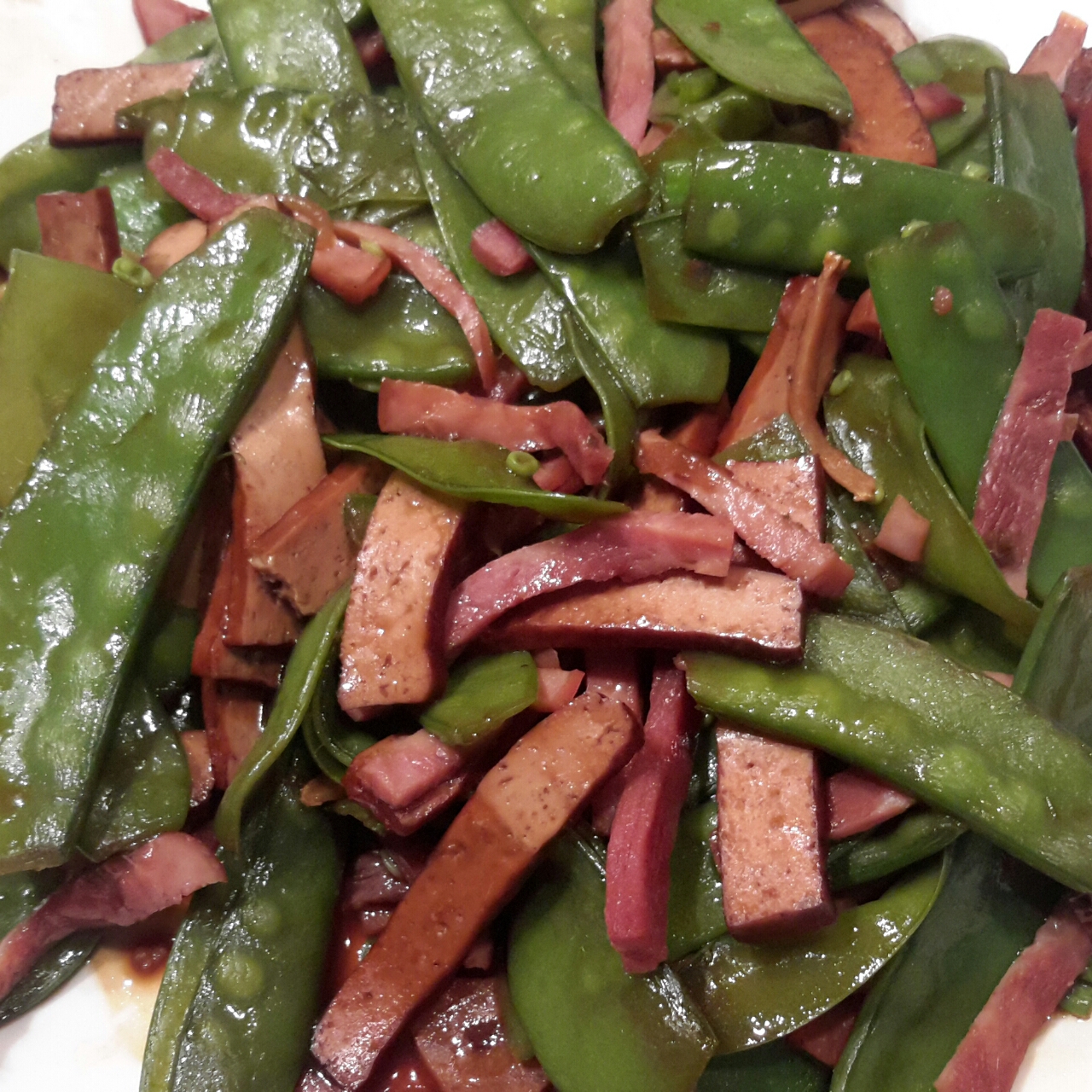 豆荚炒香肠