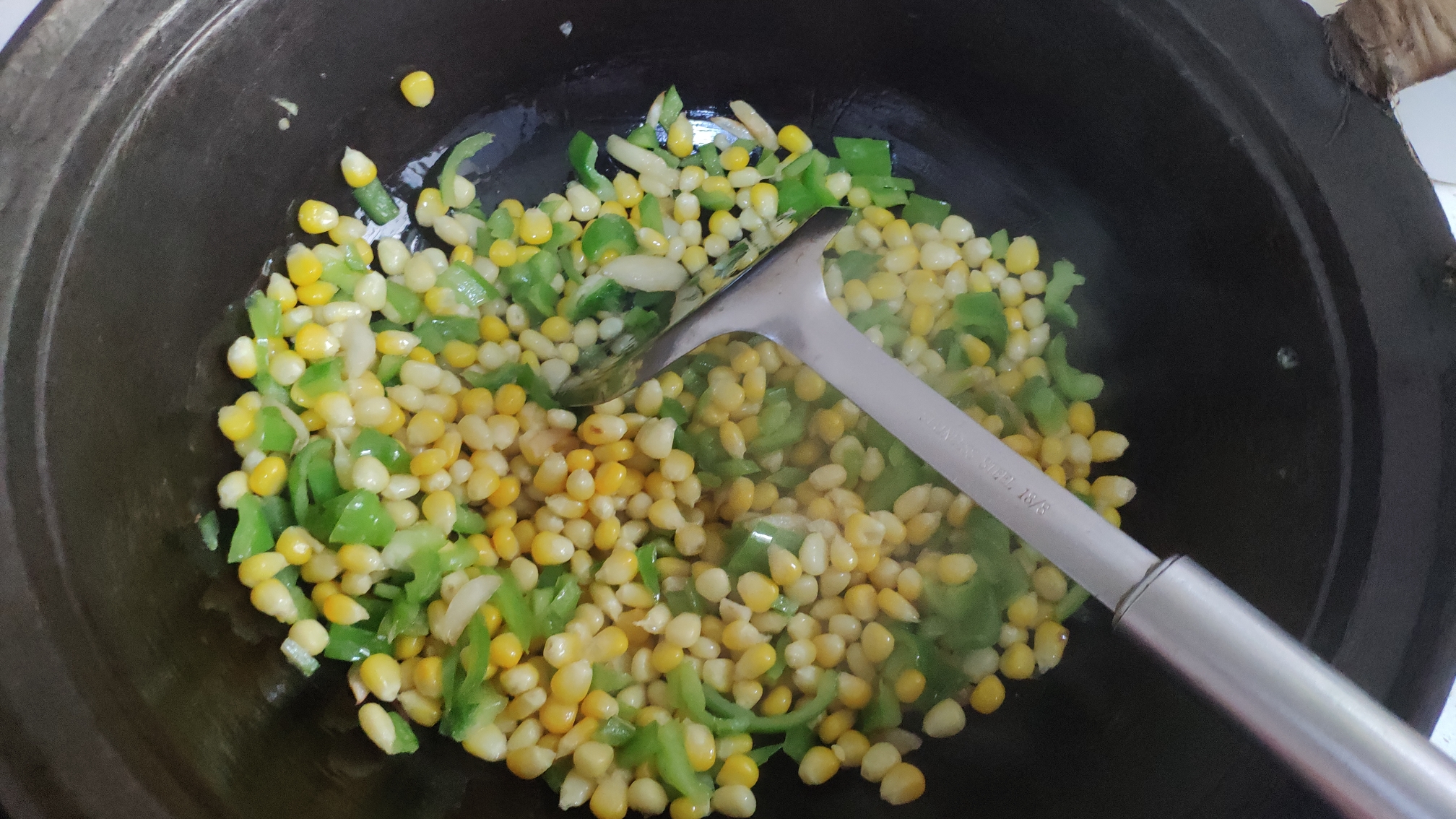 夏季开胃菜-青椒玉米的做法 步骤7