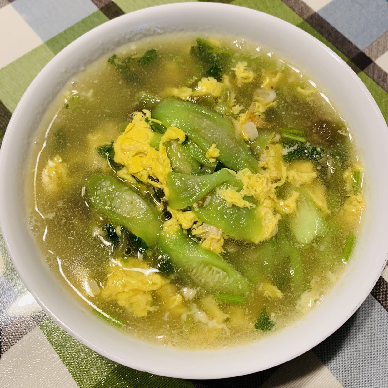 丝瓜虾皮咸蛋汤的做法