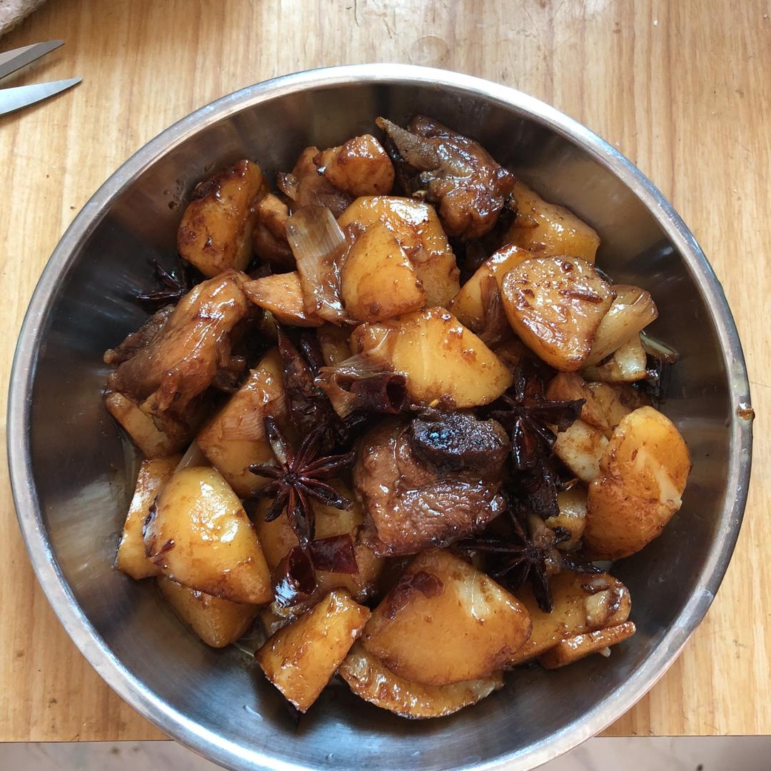 土豆炖鸡块