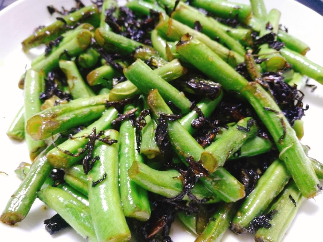 沉迷于学习的小魔仙做的梅干菜炒四季豆