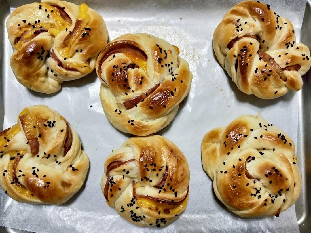 免揉培根面包卷