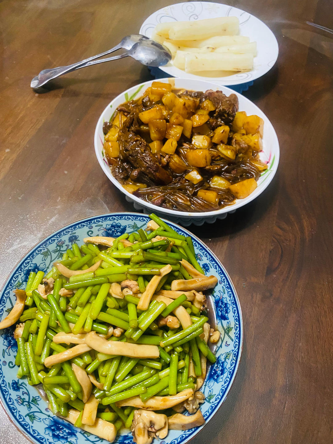 蒜苔炒鱿鱼