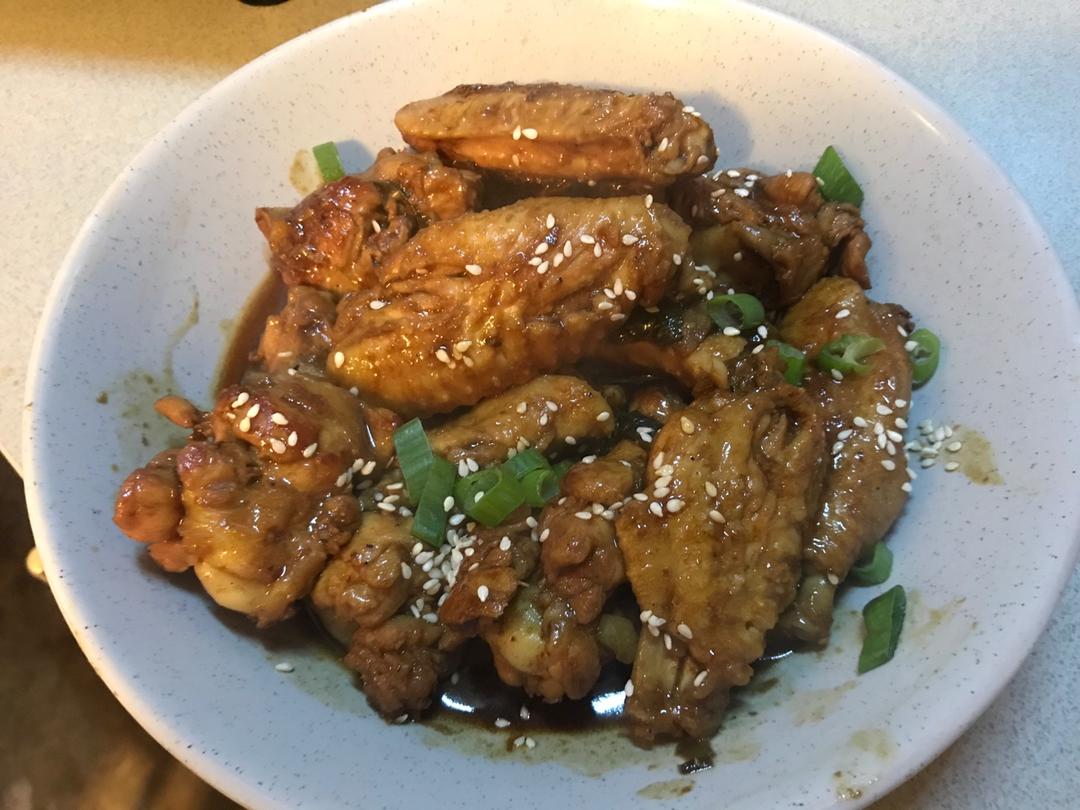 外婆教我的红烧鸡翅·连汤汁都狠好吃！！！