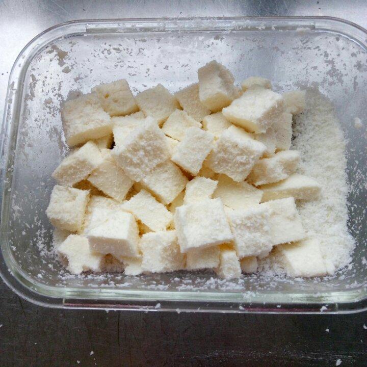 完胜85度C牛奶椰丝小方
