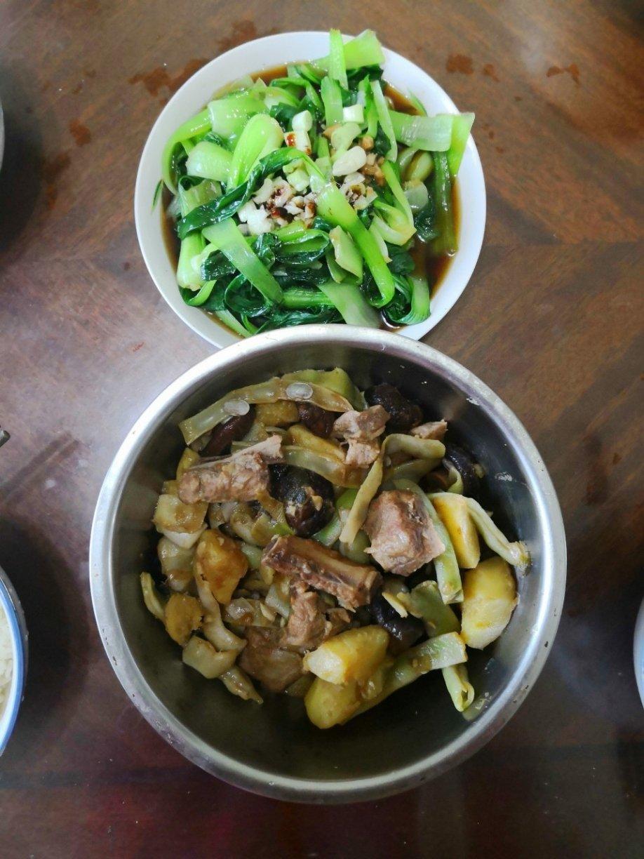一定要用铁锅做的菜“排骨土豆炖豆角”