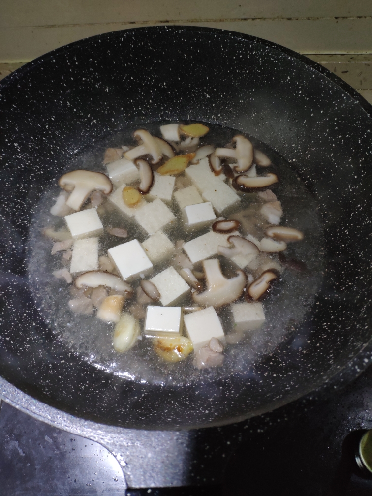 香菇豆腐汤的做法 步骤6