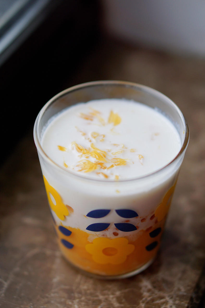 港式甜品——杨枝甘露(芒果西米露)附芒果花切法