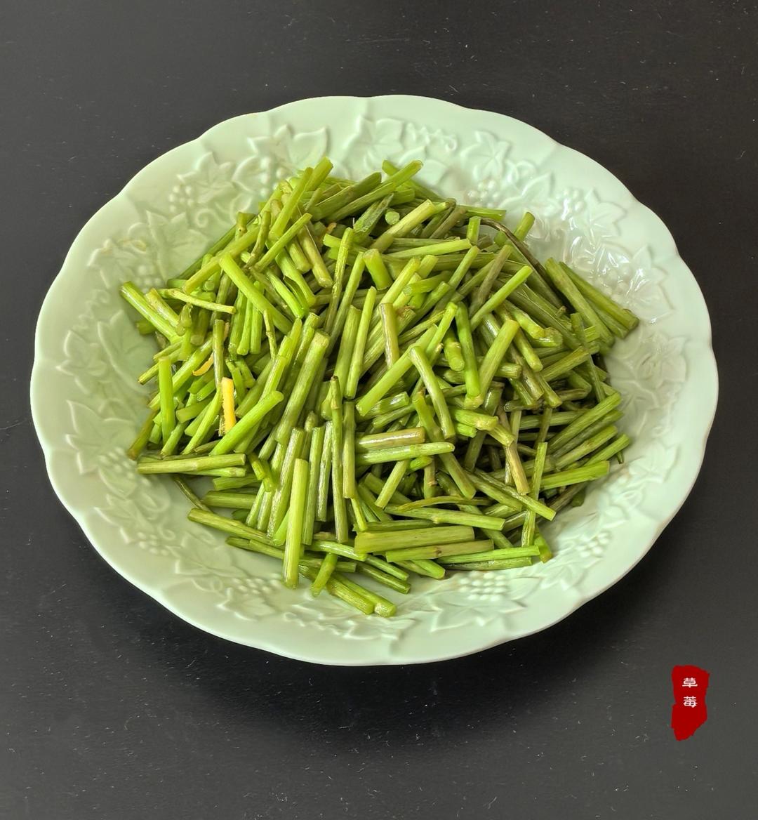 春天的味道一一                            麻酱拌菠菜