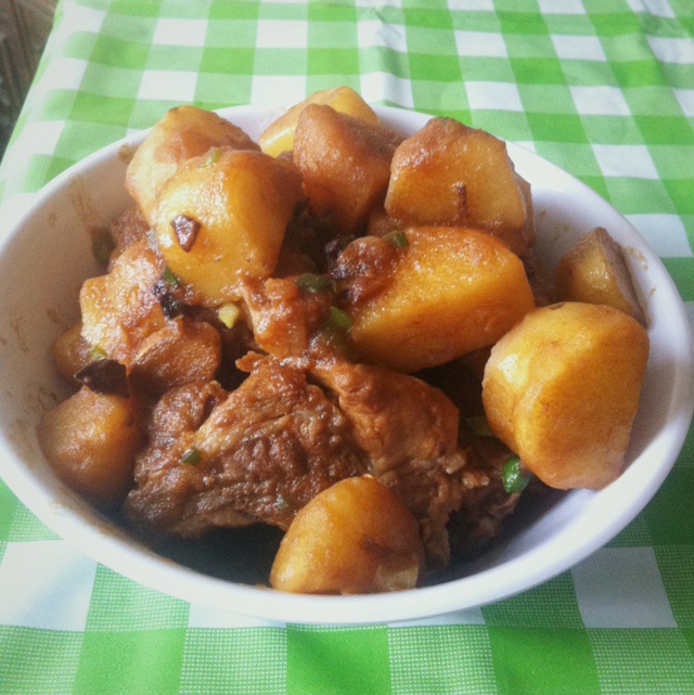 土豆烧排骨