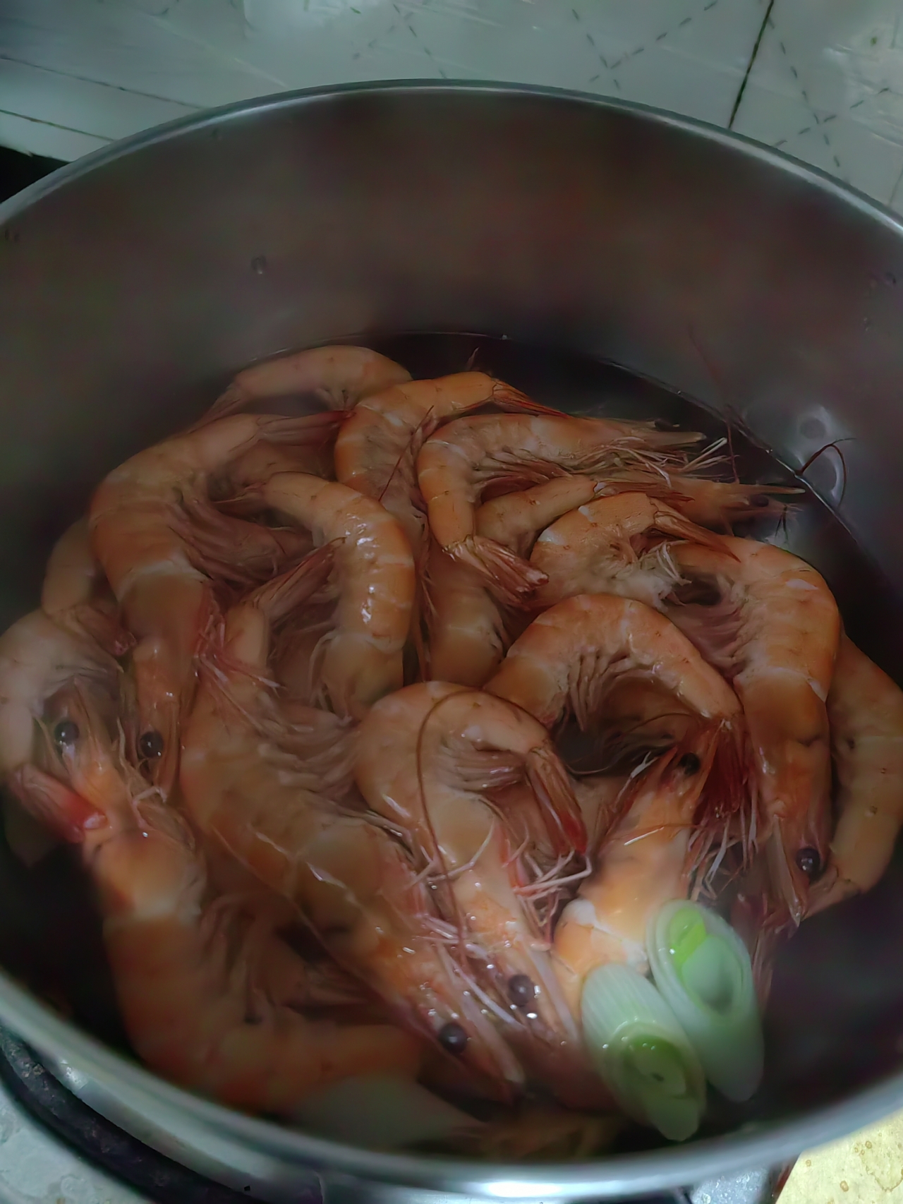 珍选捞汁基尾虾的做法 步骤1