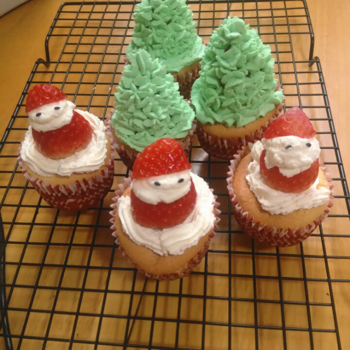 圣诞主题杯子蛋糕