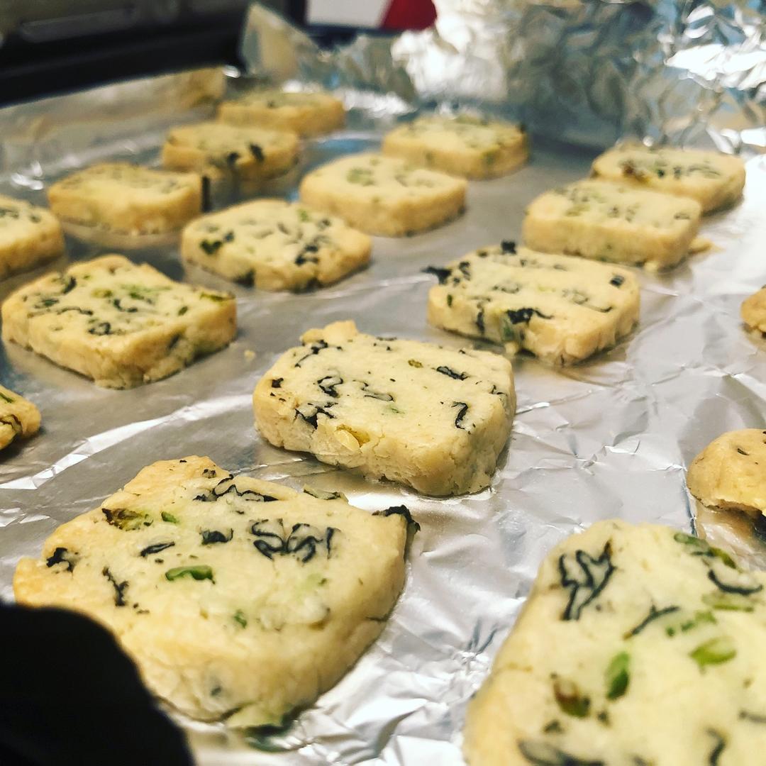 鲜酥咸香的香葱海苔饼干——葱香曲奇plus版/烘焙视频饼干篇7