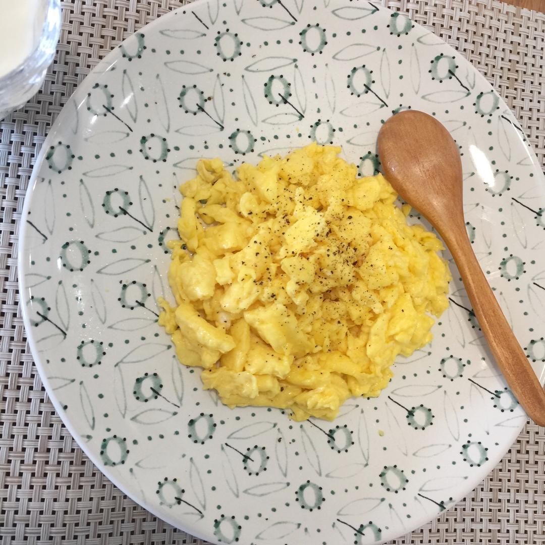 美式炒蛋 scrambled eggs