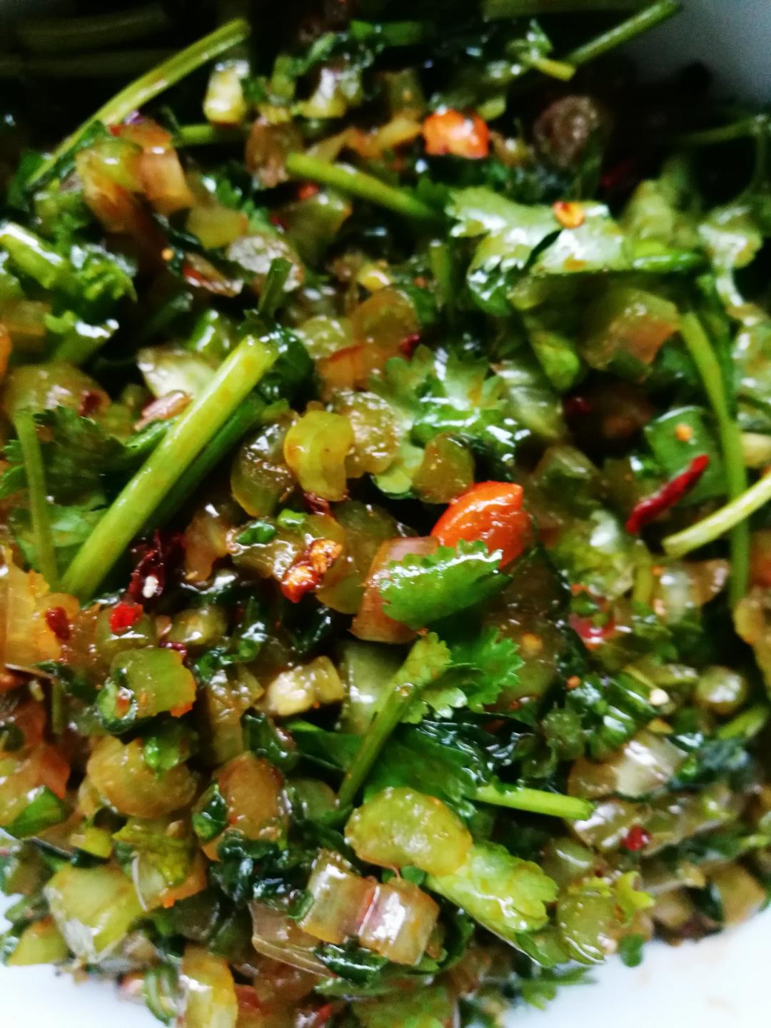 清脆爽口，凉拌萝卜缨子