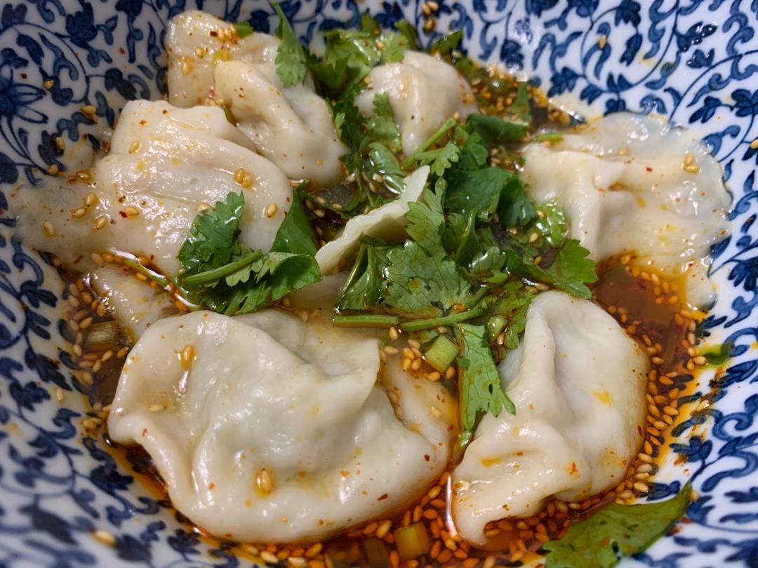 省时又便捷，没人能抗拒这碗酸汤水饺！🥟