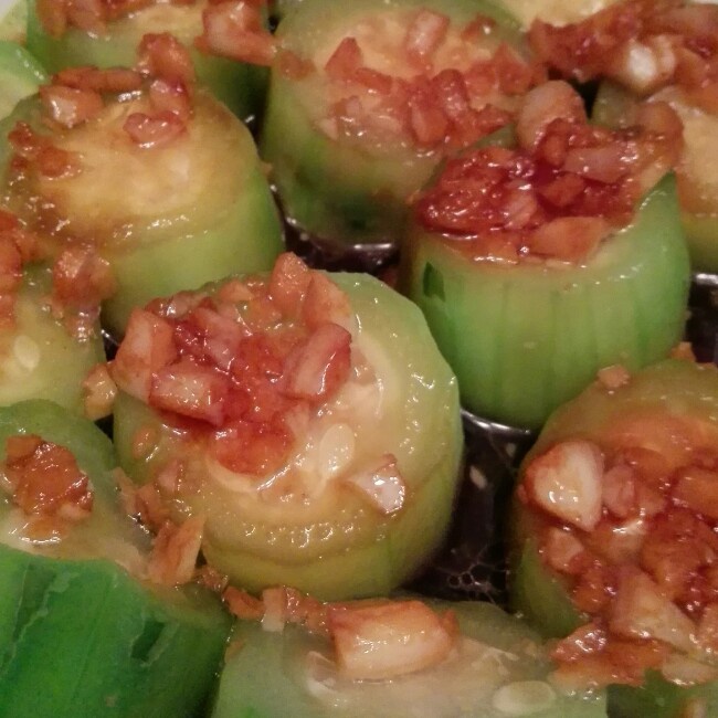 只需要五分钟就可以的美味蒜蓉蒸丝瓜