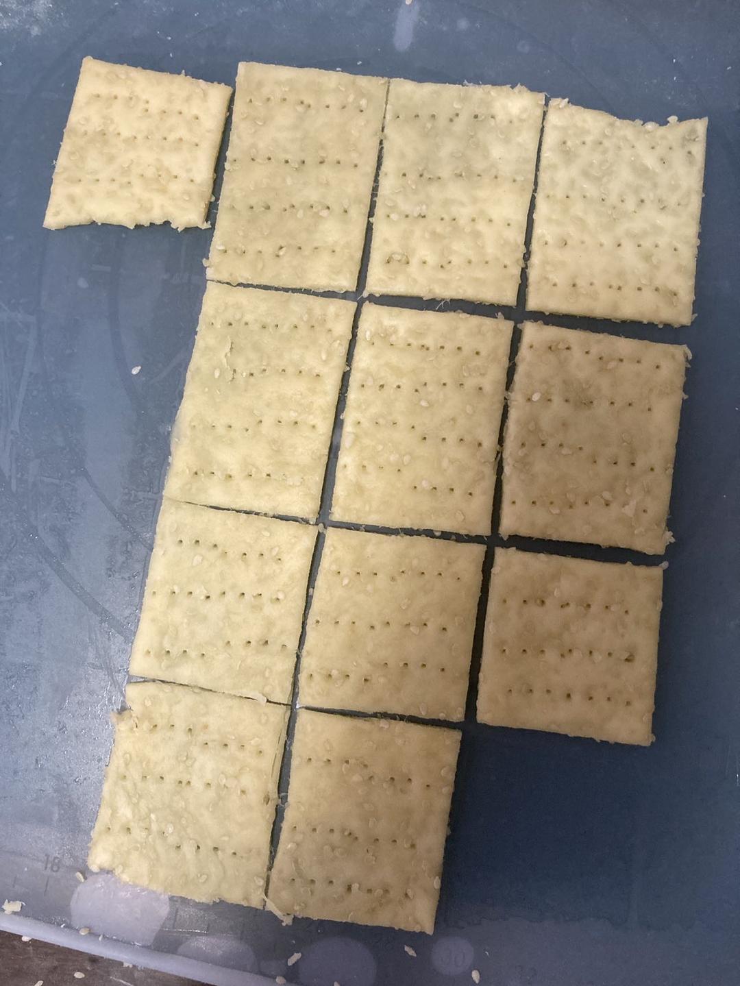 高钙奶盐苏打饼干