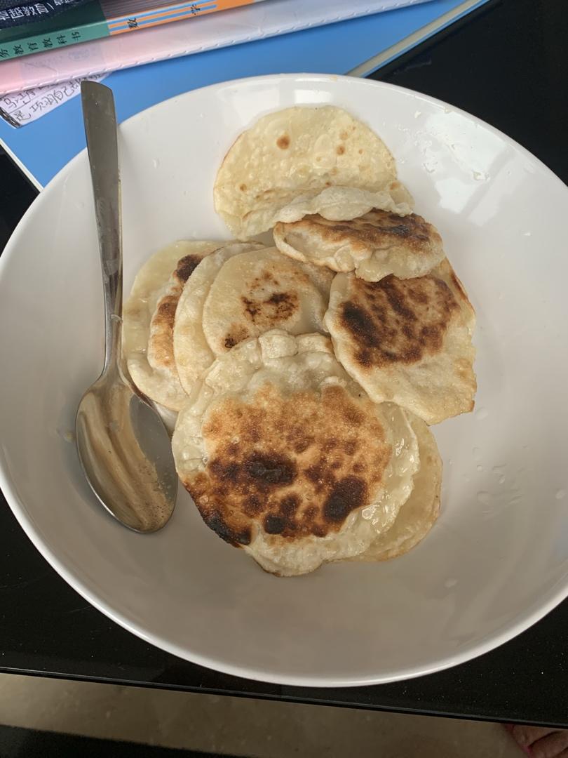 快手早餐-饺子皮香蕉飞饼