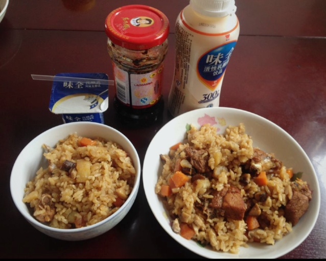 喷香排骨焖饭（爆好吃）