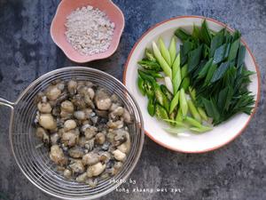 莆仙菜——蒜青炒海蛎的做法 步骤2