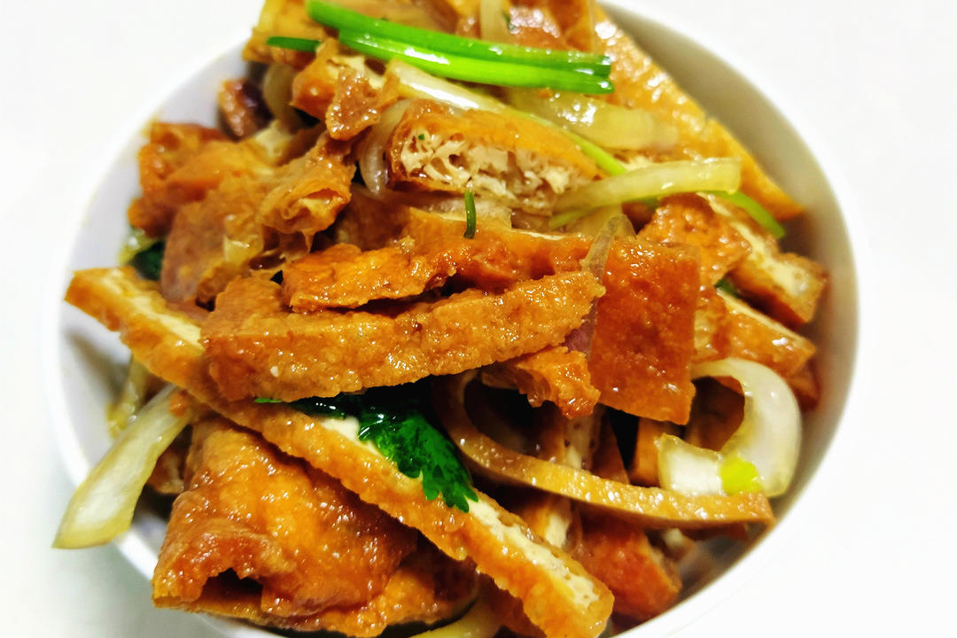 凉拌炸豆腐条开胃爽口真下饭