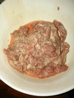 平菇炒牛肉的做法 步骤1