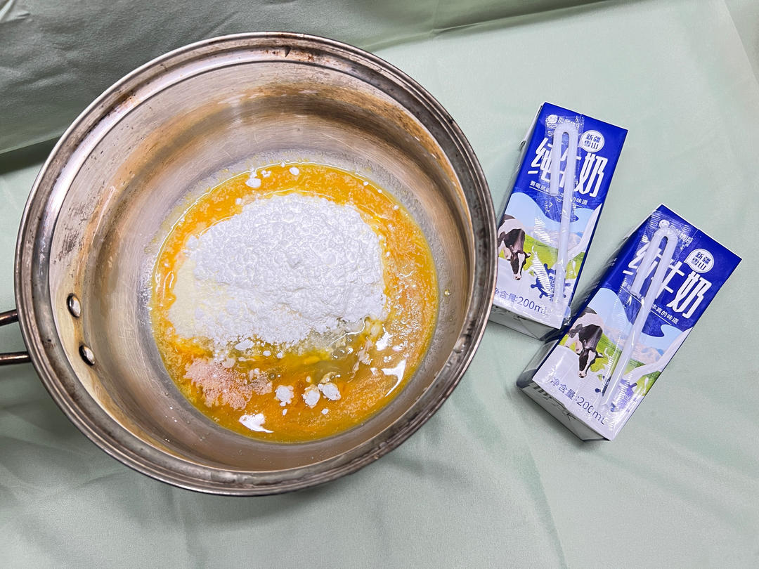 烤牛奶，又叫烤鲜奶（全蛋版，消耗牛奶）