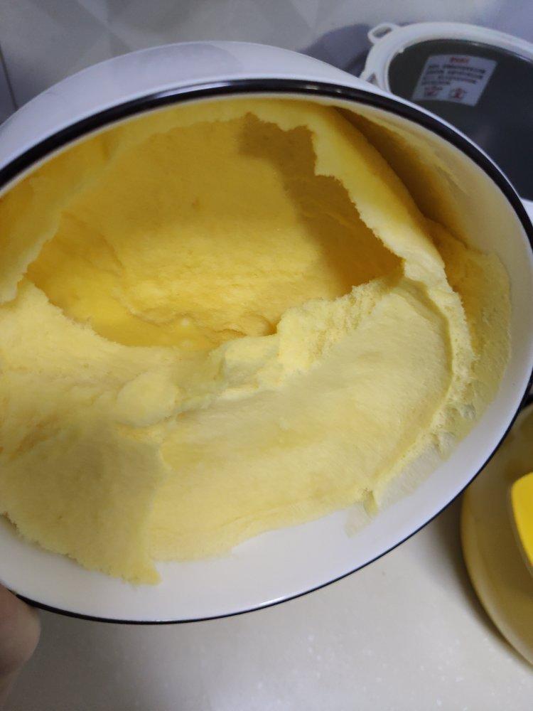 【蒸蛋糕】无称！无烤箱！无打蛋器！徒手做一只鸡蛋糕！矿泉水瓶打蛋器