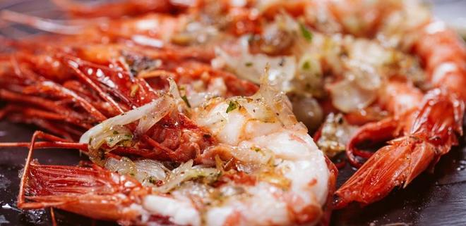 盐焗西班牙绯红虾的做法