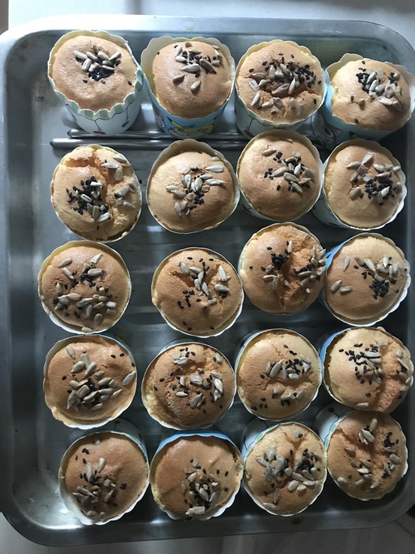 纸杯蛋糕 8寸戚风蛋糕的量