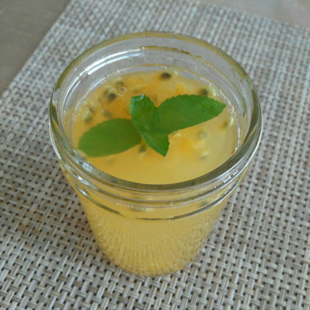 【蜂蜜百香果薄荷茶】