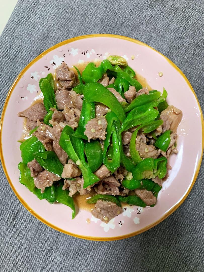 花椒班戟小爻酱做的家常菜青椒炒肉