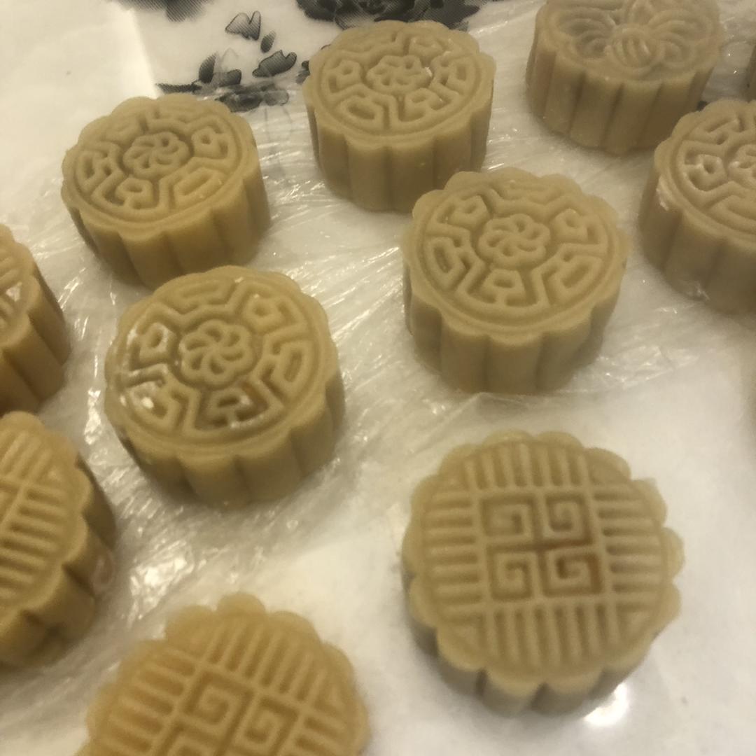 广式月饼——蛋黄莲蓉月饼