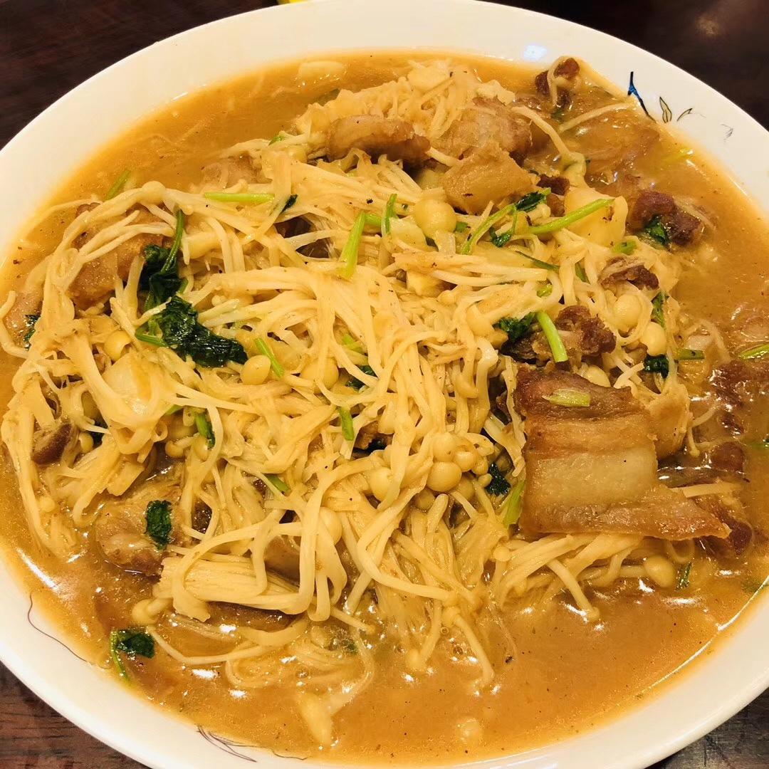 金针菇炒肉