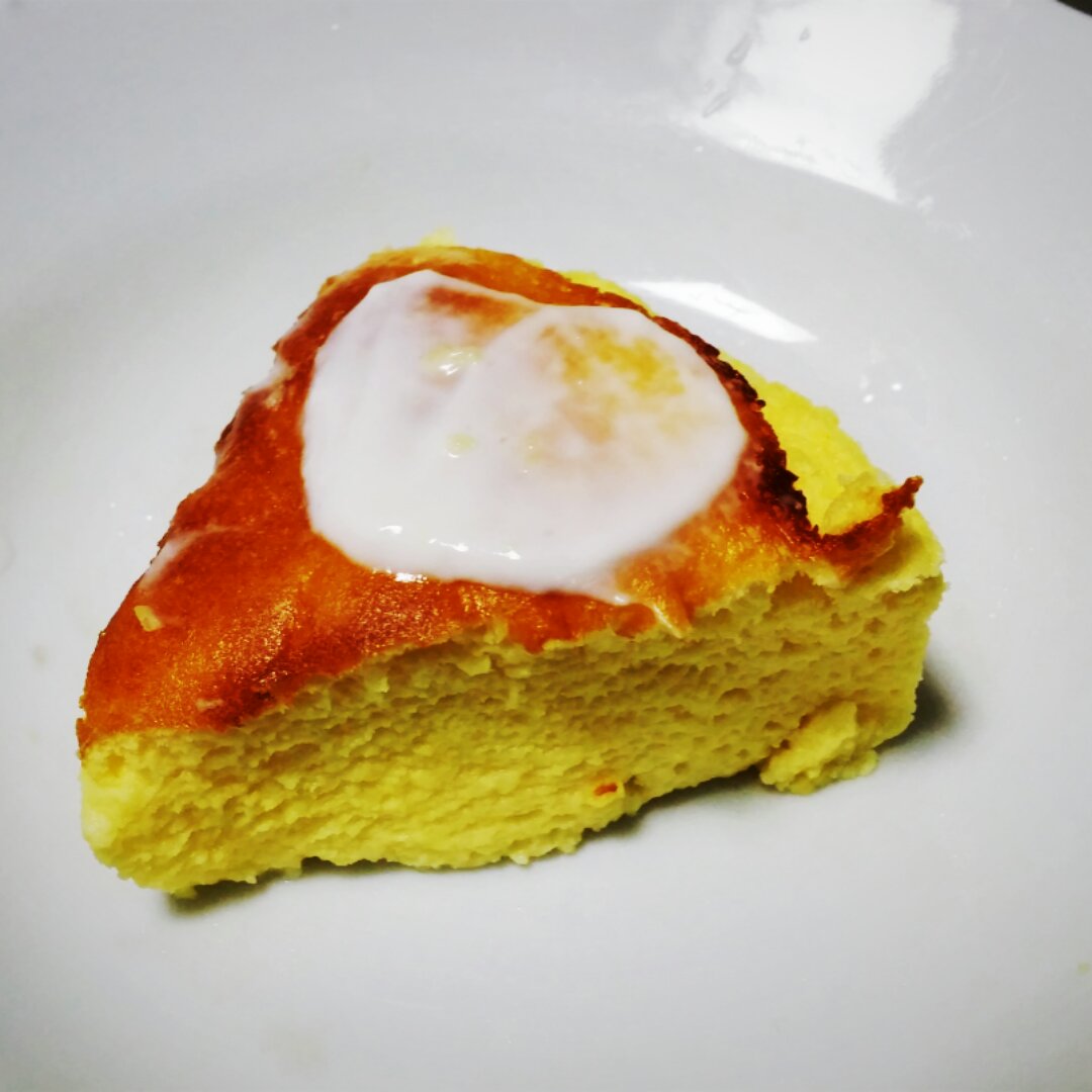 希腊酸奶蛋糕 - 细腻、轻盈，伪装轻乳酪蛋糕