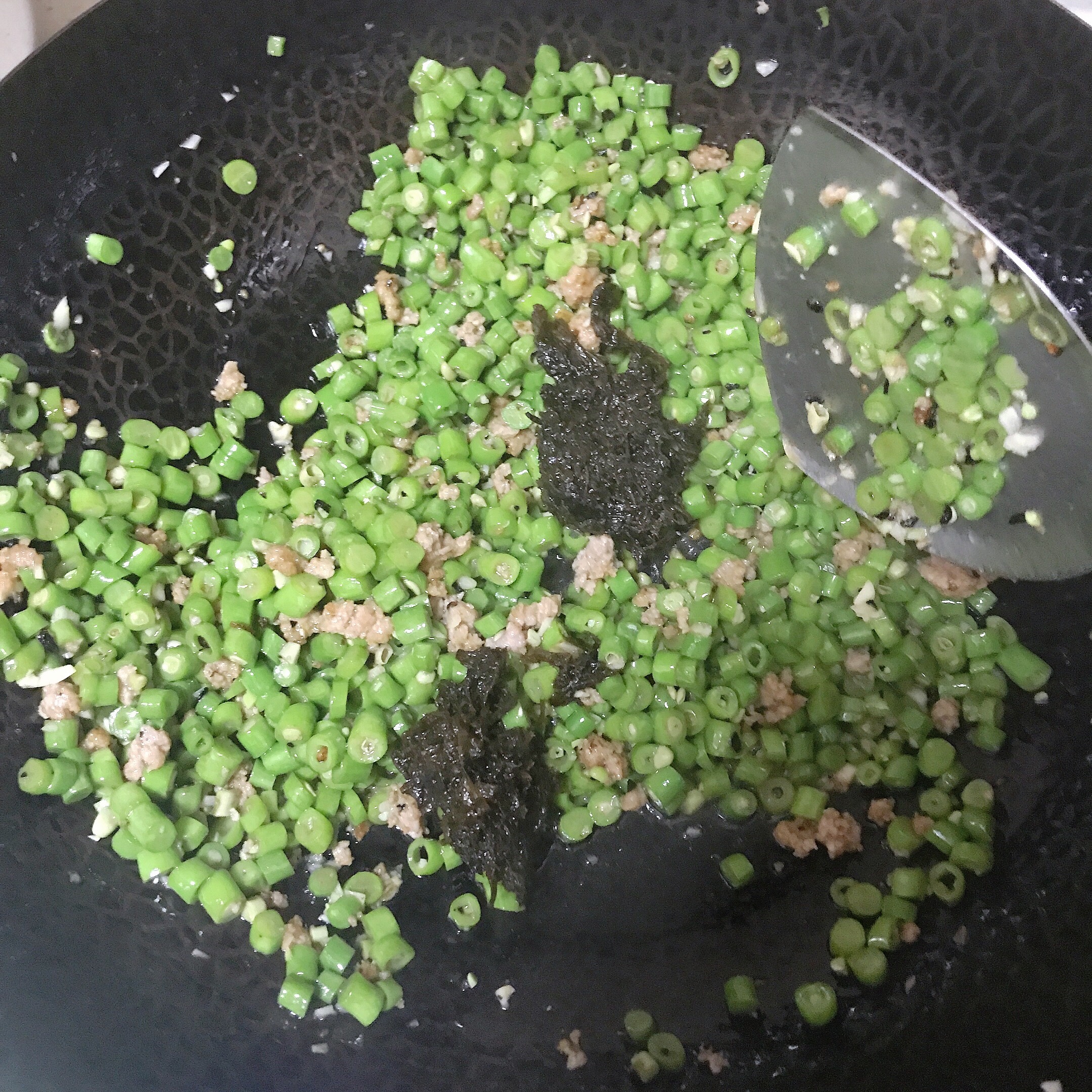 超下饭家常菜—榄菜豆角肉沫的做法 步骤4