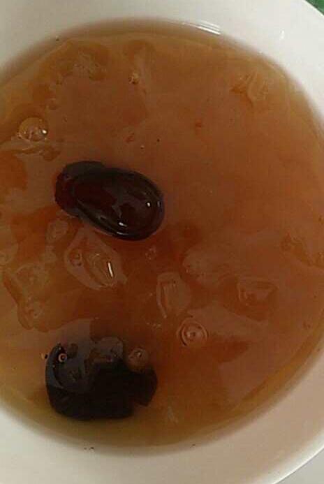冰糖银耳红枣汤