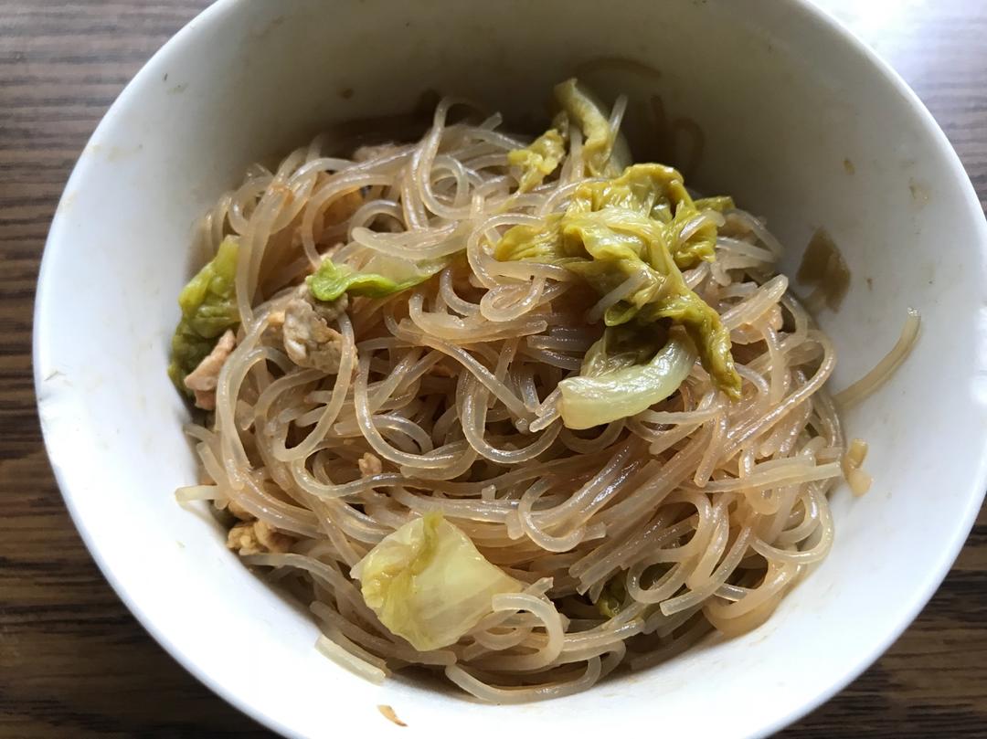 包菜粉丝炒鸡蛋