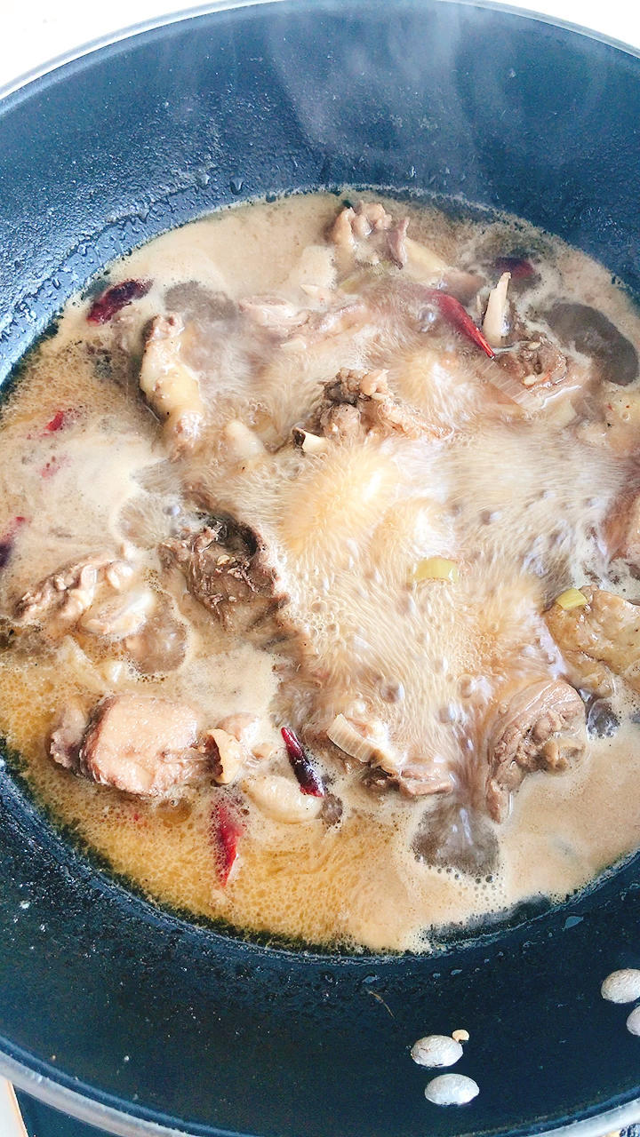 小鸡蘑菇炖粉条