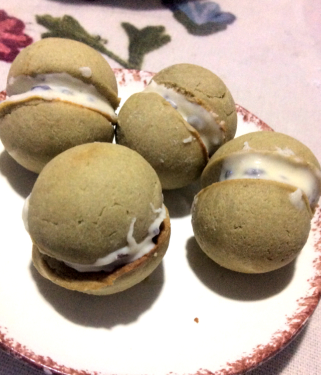 贵妇人之吻-抹茶白巧克力夹心球球饼干