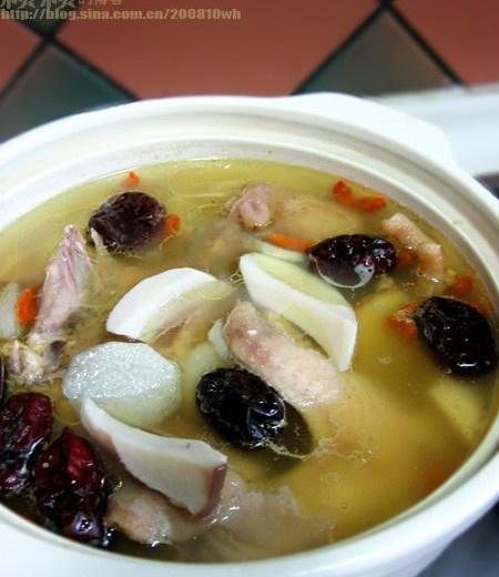 山药土鸡煨汤的做法